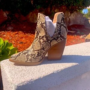 Abound Natural Snake Print Boots